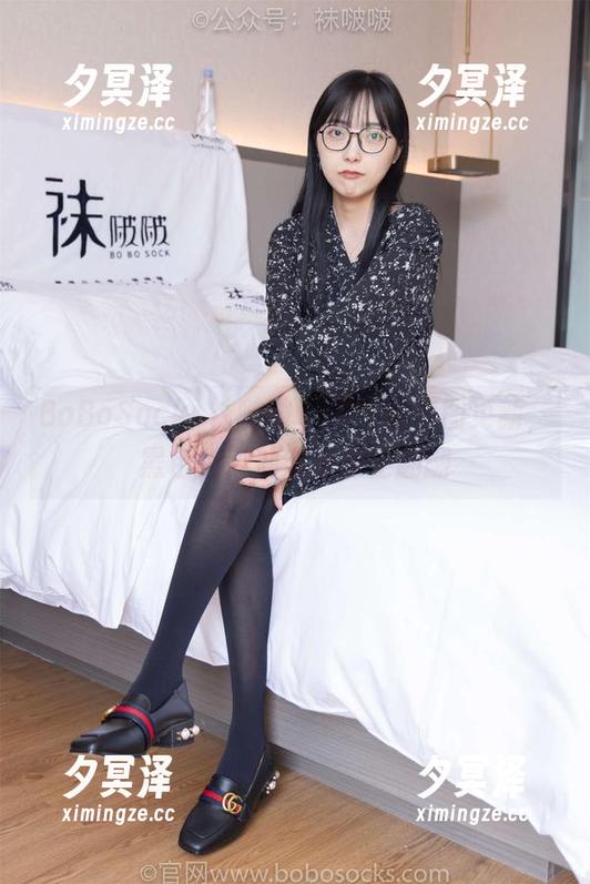 BoBoSocks袜啵啵 - 果果的美图更新，黑色指甲油也能裸足翩翩