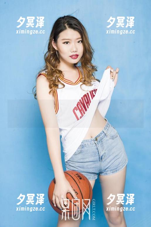 GIRLT果团网 - 黄歆苑最新大片：油亮得像刚从油罐里打出来的宝贝！