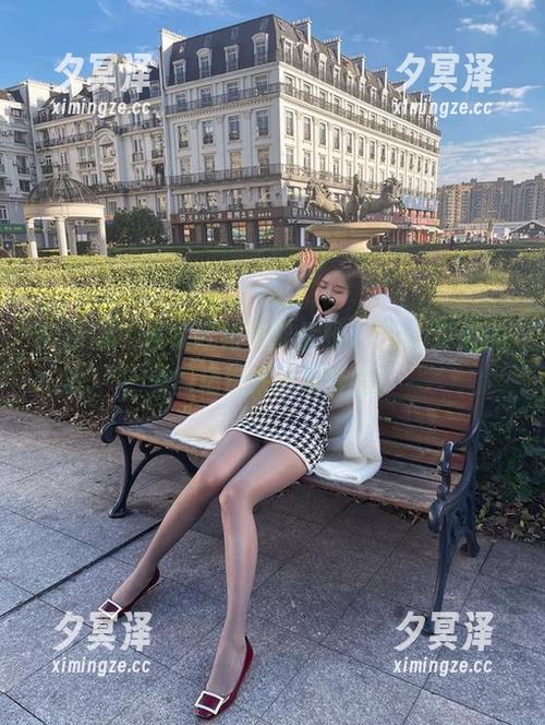 微密圈 - 谁说红裙只能优雅？July芝岚的美图精选来点反套路！