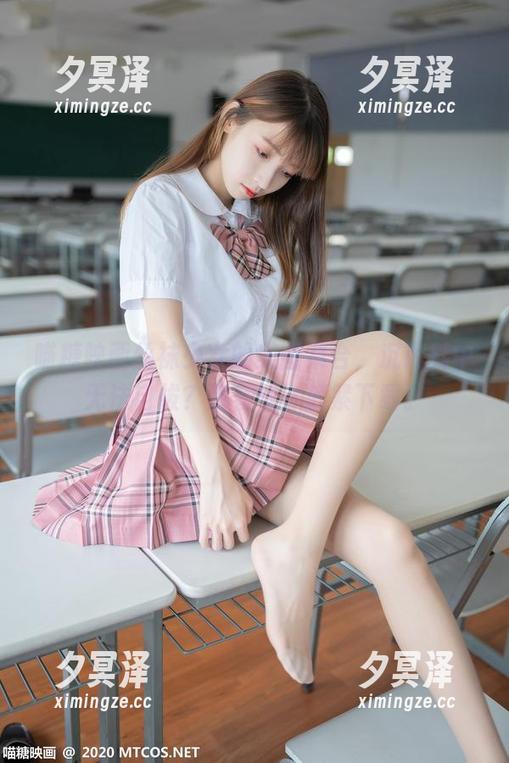 喵糖映画丝袜少女的美图集合，沉迷其中无法自拔？别客气，赶紧下载。