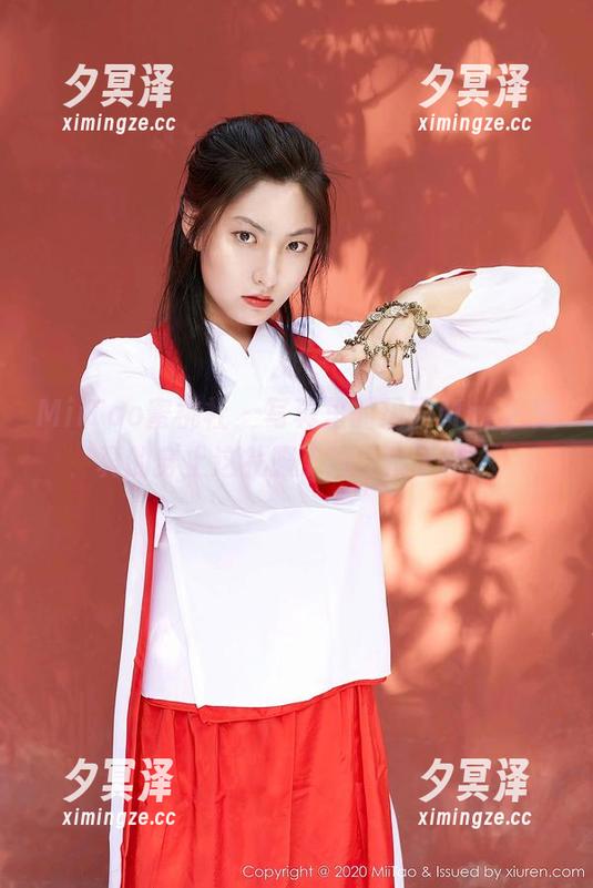 MiiTao蜜桃社 - 写真里的玛丽Mary-她真的穿上这礼服了吗，疯了吧。
