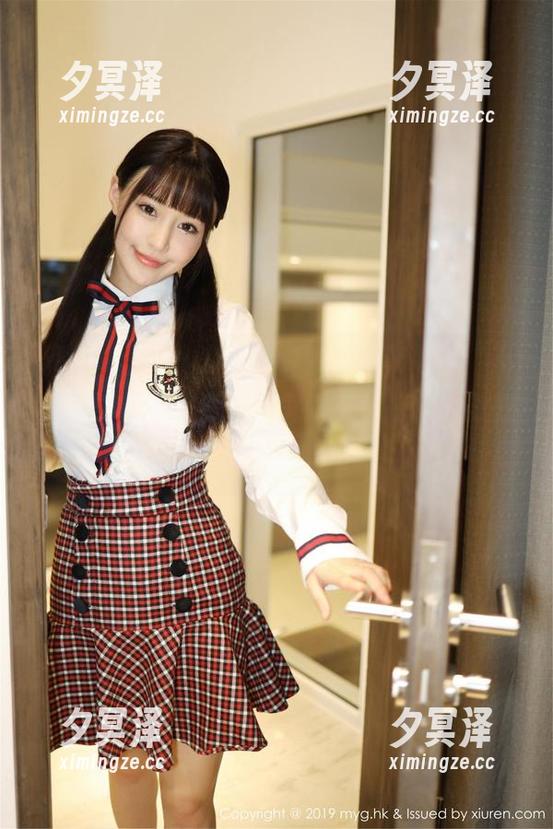 MyGirl美媛馆 - 小夕juju与奶牛的“高光时刻”，高清原图竟然有种搭档的默契感，更何况它们都很“牛”！