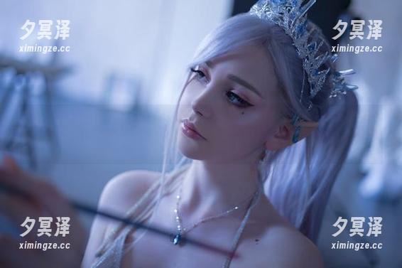 Sayathefox的时髦赛博朋克服装，谁能拒绝如此大胆的搭配呀？
