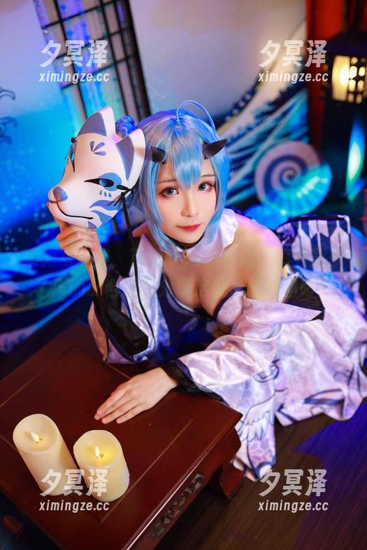 短裙写真集，Tomoyo酱在此：怎么能少了风的配合呢？分享这份风的良品吧！