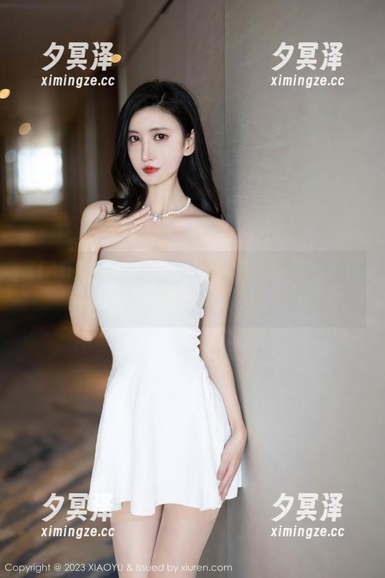 XIAOYU语画界-Miko酱吖 XIAOYU语画界 - 有点心虚的盯着,Miko酱吖黑丝图包里的暗示,啧啧