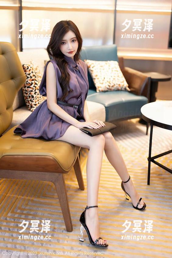 Xiuren秀人网-Angela小热巴 Xiuren秀人网 - 图片中的Angela小热巴,和服下的随意一瞥,那个小表情仿佛在说“别在意我,只看图片吧”。