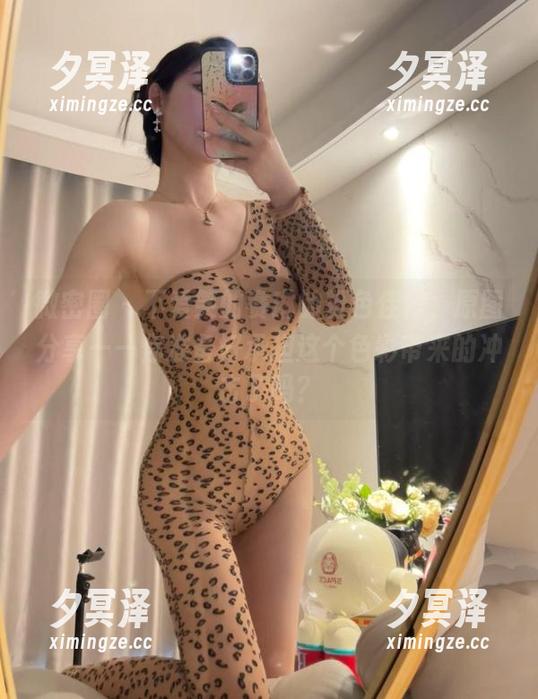 不爱笑的赛琳 微密圈 - 不爱笑的赛琳的粉色佳作,原图分享——你准备好承担这个色彩带来的冲击了吗?