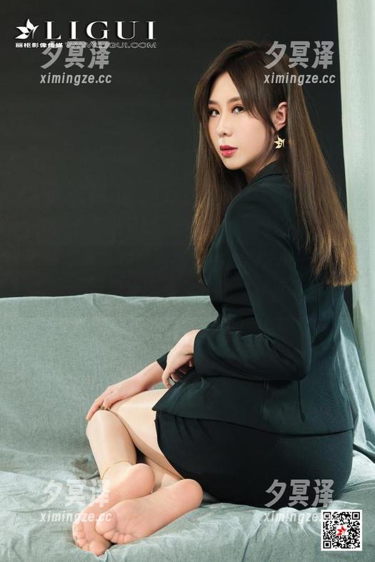丽柜 - 高清照！小璐璐低调而不失风趣的死库水写真集，等你来品