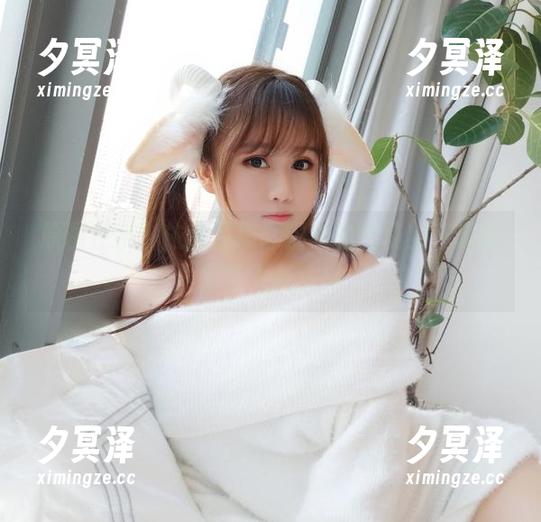 原图在手，依依超级懒御姐的气场实在是高得让人低头！
