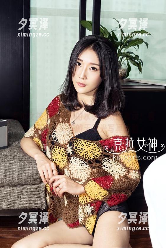 克拉女神-YOYO 克拉女神 - YOYO的水手服动态展示:看吧,真实又纯粹的无圣光写真体验。