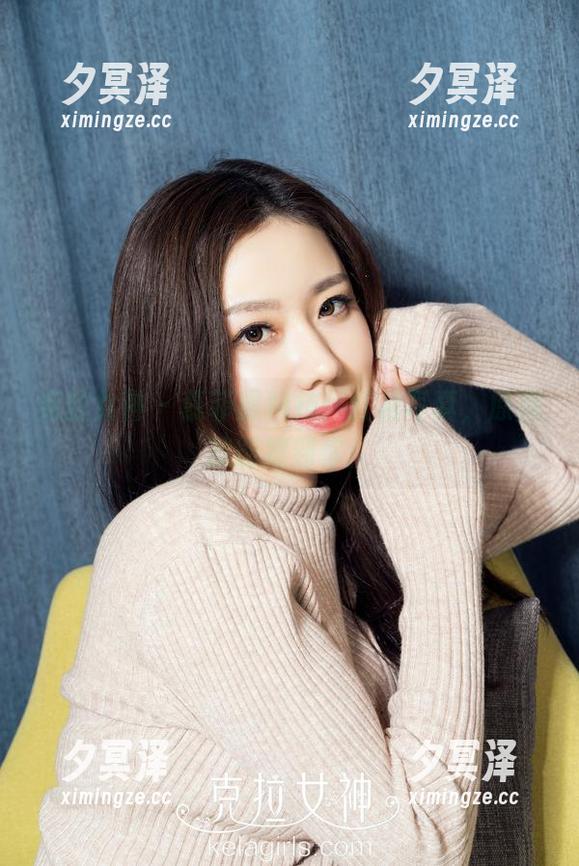 克拉女神 - 慕菲黑科技：红裙写真，原图就能撩到你！