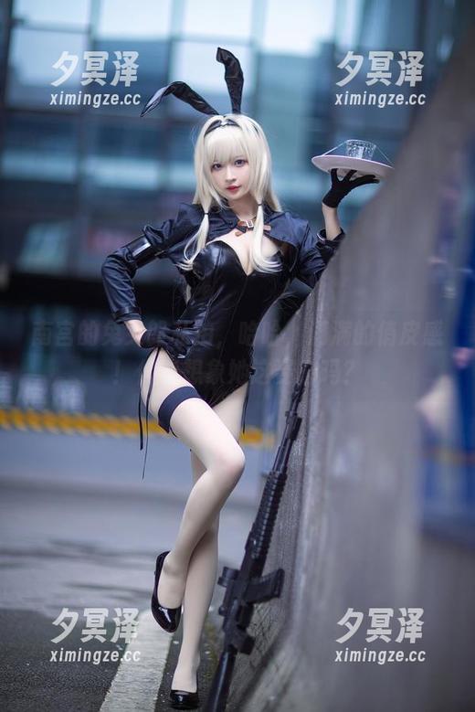 南宫的兔女郎私拍，哈哈，满满的俏皮感！你能想象她这姿态吗？