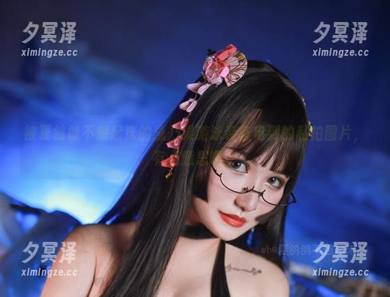 被夏鸽鸽不想起床的惠乃果游泳装备电到的私拍图片，有点意思啊。