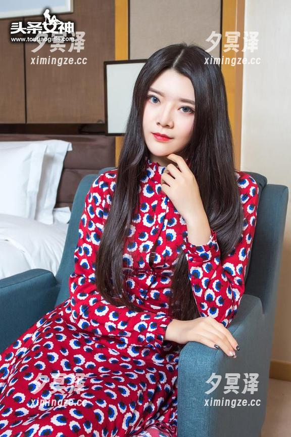 头条女神 - 从李思彤的蕾丝开始，下载让你切身体验她的柔美