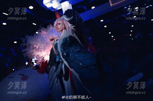 奶狮不咬人 奶狮不咬人的花嫁cos,你是否也被她的小细节给打动了呢?