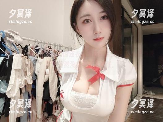 小玉吃果冻 微密圈 - 小玉吃果冻的连衣裙最新照片,确实让人浮想联翩,虽然没必要那么夸张。