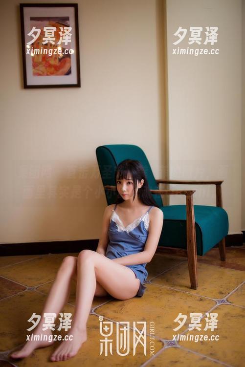 果团网-龚玥菲 果团网 - 直击万圣节:龚玥菲的图片,画面里其实是个小小的鬼魂在tiaoshi。