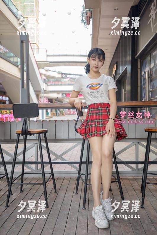 梦丝女神 - 动动手指，灵唯美图更新了，那个可爱的小表情等你来抢！