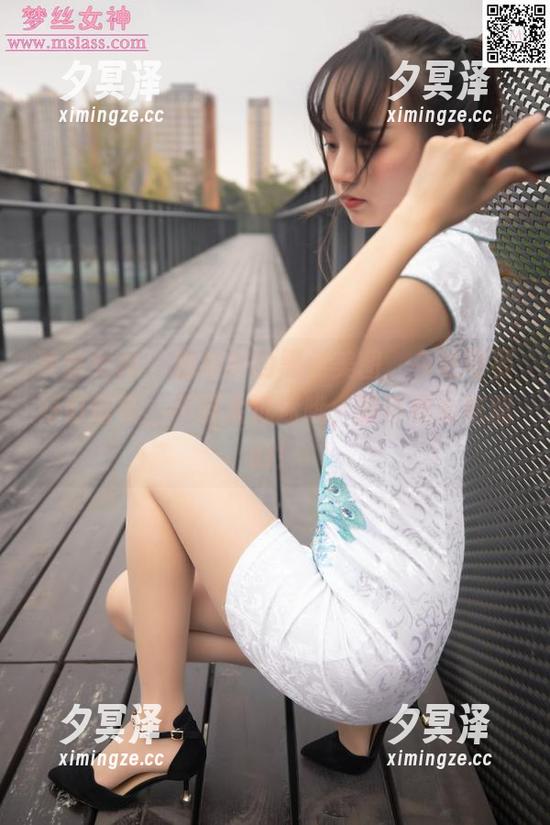 梦丝女神 - 魏婷婷的黑色美图，今晚可要好好欣赏，不要太沉迷哦，要不然会吃醋的！