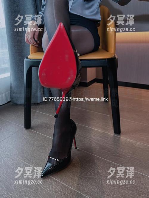 微密圈 - 楚楚不吃鱼与她的定制蕾丝女仆装：这是我洗衣房里最耀眼的风景！