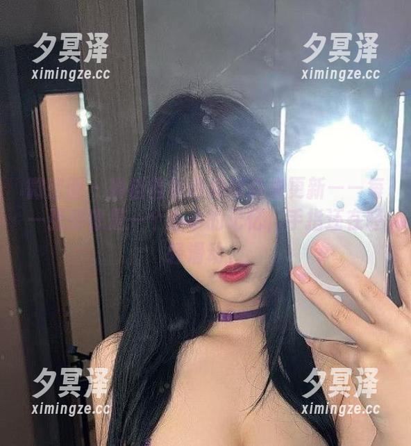 微密圈 - 琳铛铛紫色韵味合集更新——每一张都像是一个小小的记忆，手指还在轻轻滑动。