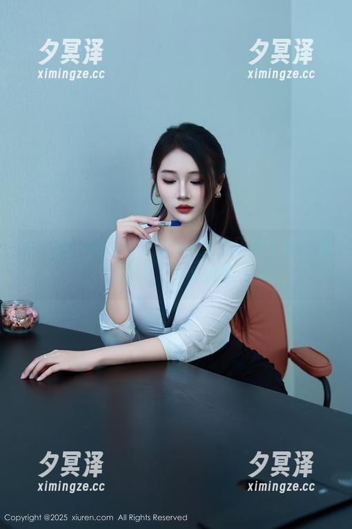 秀人网 - HeyuZhang的双马尾写真，福利到位，引人遐想…