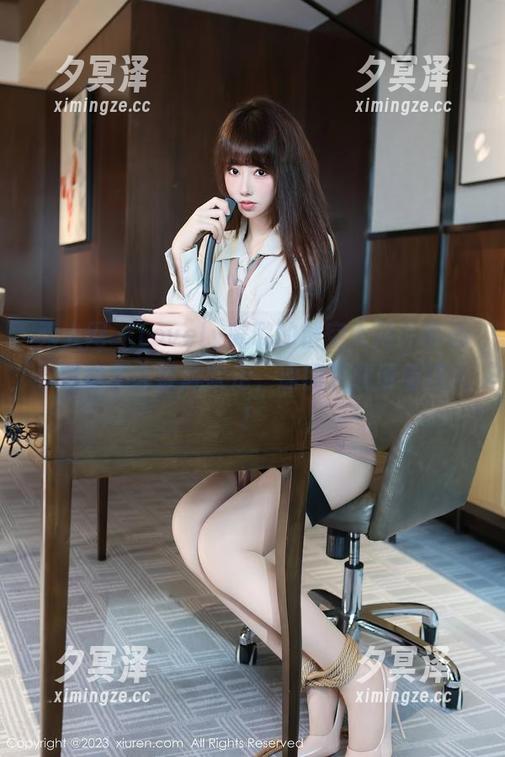 秀人网-Lovely璐璐 秀人网 - Lovely璐璐的镂空大片:真心希望她不会被风吹走,原图下载请看这儿!