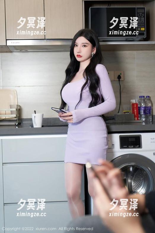 秀人网 - 办公桌上的哲学——妙可可Cheese的作品集与原图一览无余！