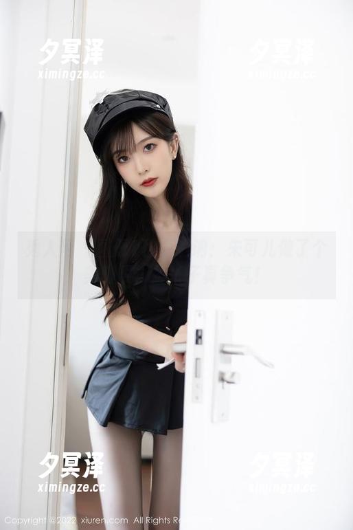 秀人网 - 图册1秒变讷讷：朱可儿做了个美脚展，脚丫子真争气！