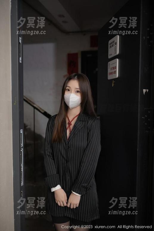 秀人网 - 校服福利大放送，猫咪巨臀妹妹的清纯无敌！