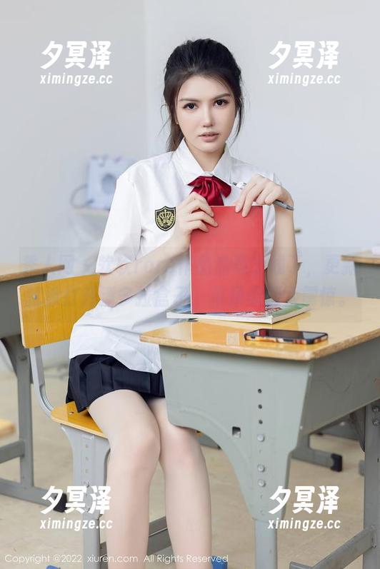 秀人网 - 软软roro作品油亮上线了，更新就像打开潘多拉盒子，麻烦你别太震惊。