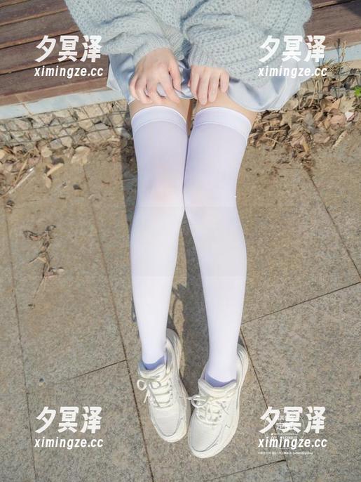 紧急企划-小恩 紧急企划 - 小恩的黑丝JK,写真集里的每一张都在无形中挑战我的忍耐力!