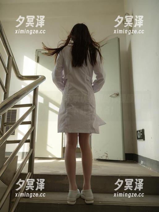 紧急企划 - 不得不承认小恩的体操服原图真好看，下载要快点！