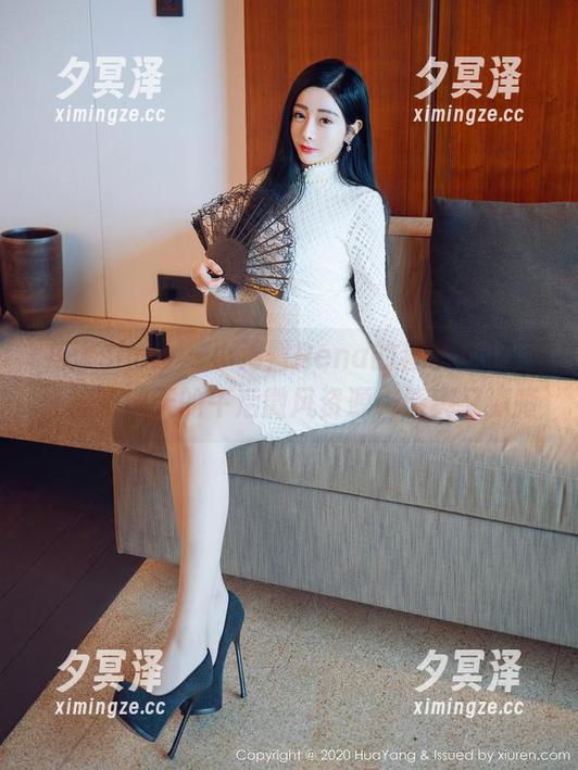 花漾show-小海臀Rena 花漾show - 小海臀Rena的套装图集,像极了那天的午后微风资源,清爽又清晰