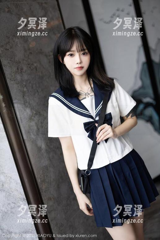 语画界 - 允儿Claire的定制居所浴室图集，意外多了份妩媚和淡淡的天真…。
