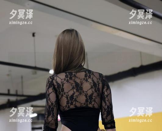 微密圈 - 发誓不再看，但醇子小姨的图片合集真的很难抵抗。